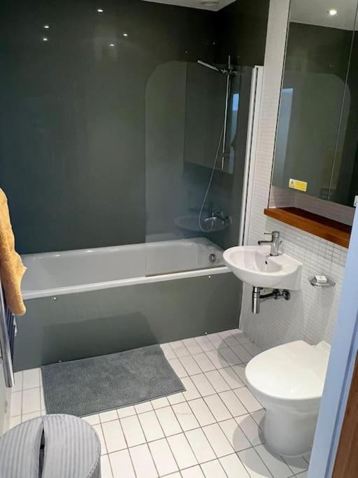 Stunning 2 Bed Flat! Centrally Located In London, Uk! Ngoại thất bức ảnh