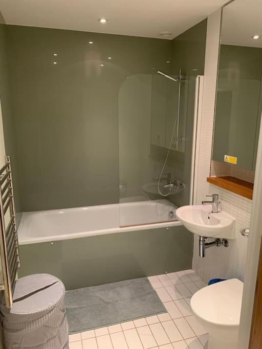Stunning 2 Bed Flat! Centrally Located In London, Uk! Ngoại thất bức ảnh