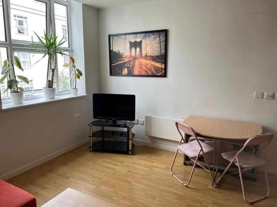 Stunning 2 Bed Flat! Centrally Located In London, Uk! Ngoại thất bức ảnh